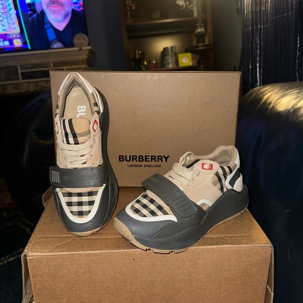 Burberry Check Suede Shoes - Picture 3 of 8